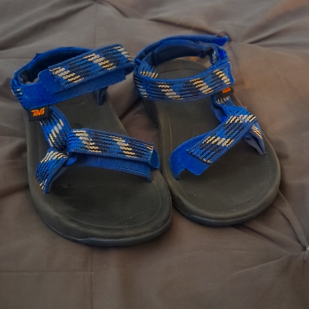 Child teva sandals size 12 youth.